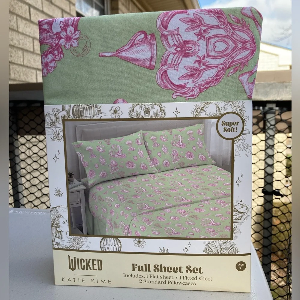 Katie Kime Wicked Artwork Full Sheet Set Green Pink Character Artwork